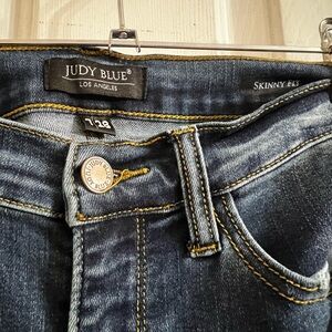 Judy Blue dark wash distressed skinny fit size 7 (28)